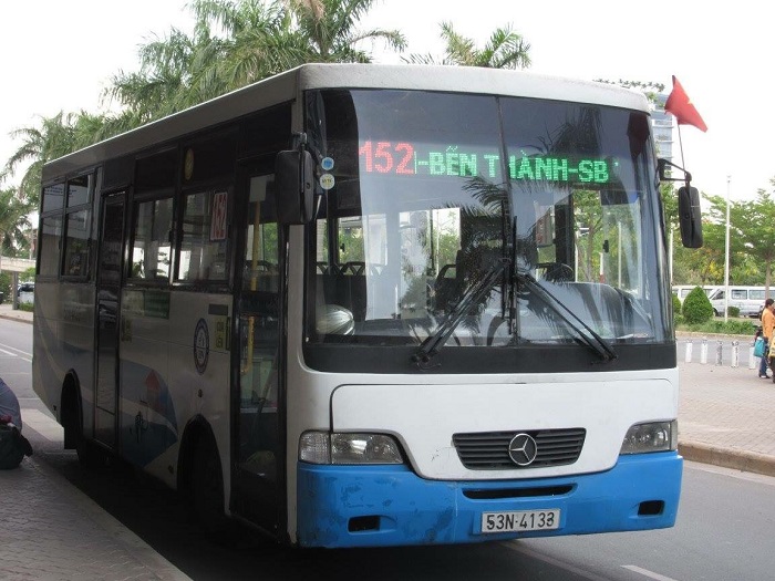 Xe bus 152 đi từ sân bay Tân Sơn Nhất